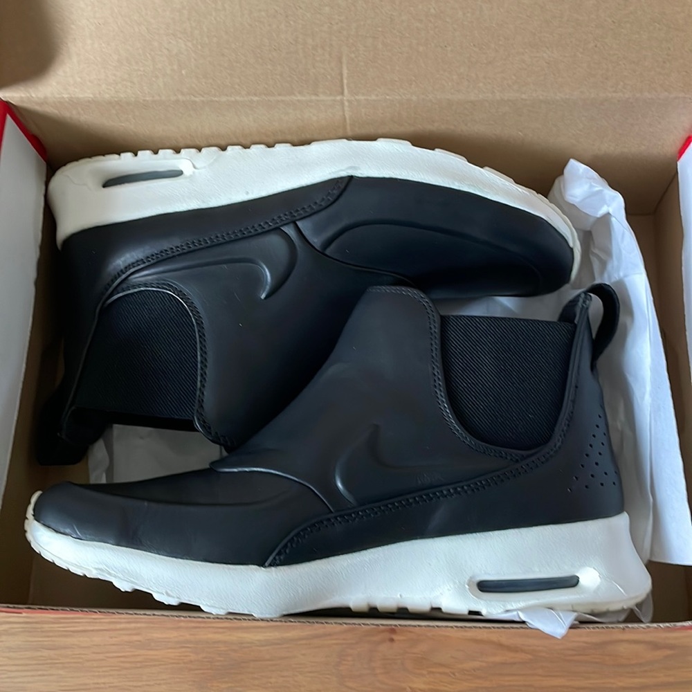 NEW NIKE AIR MAX THEA MID BLACK SZ 9